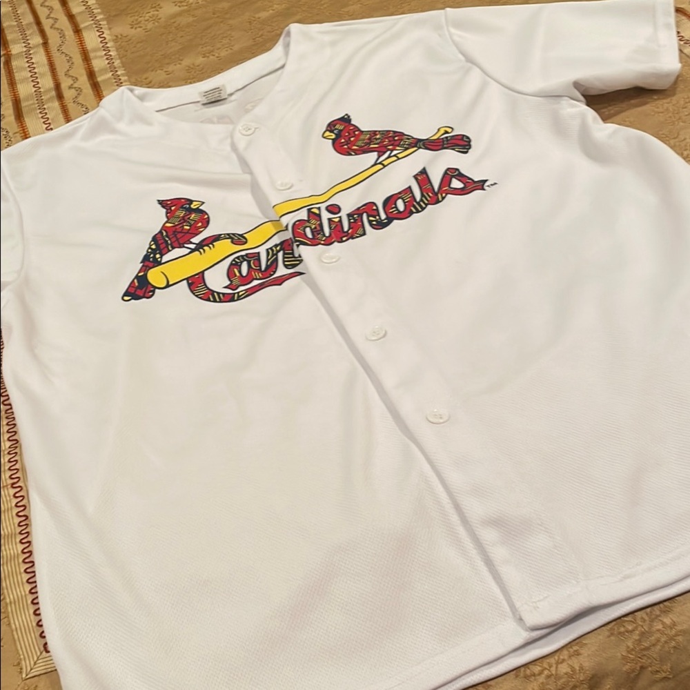 Wong Cardinal’s baseball jersey, great condition, XL